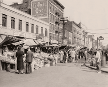 Canvas Print - Arthur Avenue (1940)